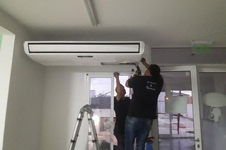 INTALACION PISO TECHO EN ROLDAN